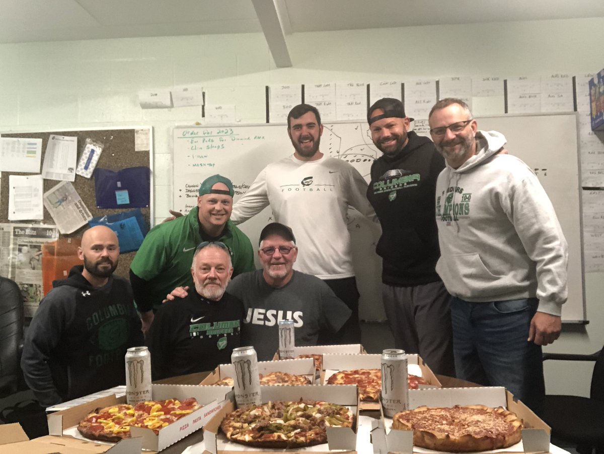 CoachWard14's tweet photo. A tradition unlike any other…@AntoniosPizza_ @MonsterEnergy @noni1075 https://t.co/ur0Pe7RErS
