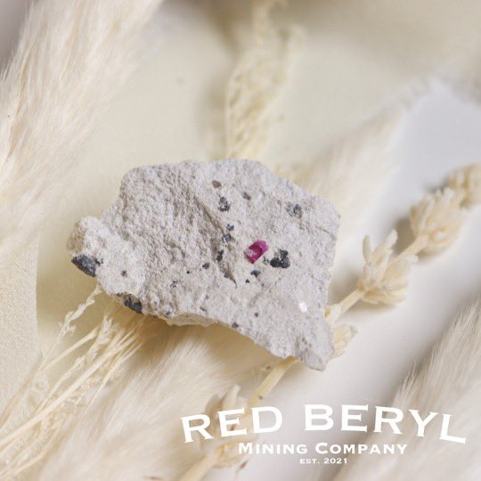 RedBerylMining's tweet photo. Today we are offering a very unique giveaway to help raise awareness of United States Mining and to celebrate a record-breaking week.

Simple rules apply:

1. Retweet and like this post.

2. If you haven't already, follow our account.

The winner will be revealed early on Monday! https://t.co/3qCo4vWSni