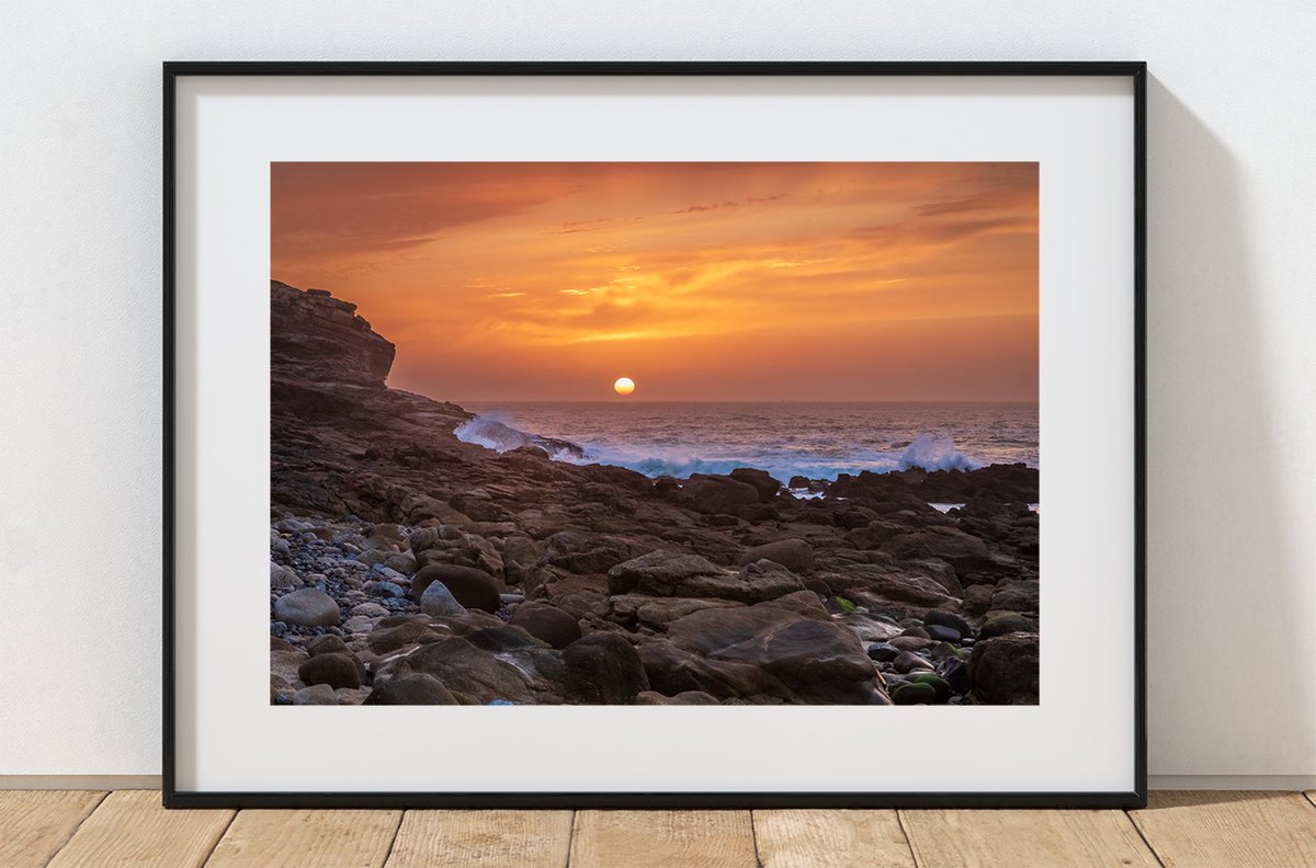 CJWimages's tweet photo. Amazing sunset at Sennen Cove in #Cornwall last week.  #sunsetphotography  #photography #Sennen

https://t.co/U6B0pbt9kg https://t.co/j4xNGiED2g