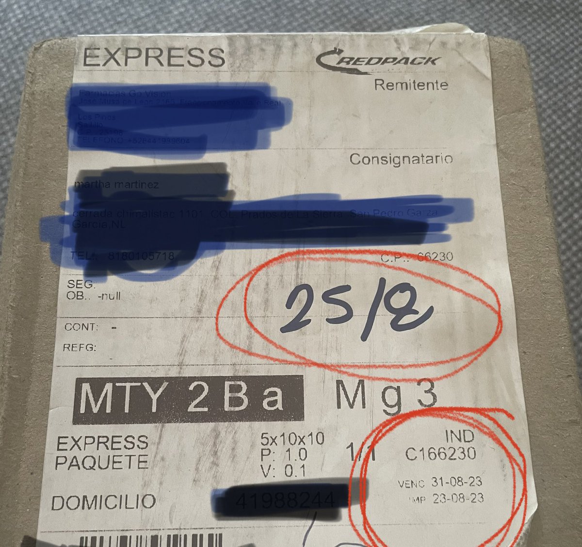 marthamv10's tweet photo. @REDPACK_mkt Por fin llegó el paquete que esperaba el 25 de agosto que venía en envío express. Pésimo servicio! https://t.co/fpPNxGUHdw