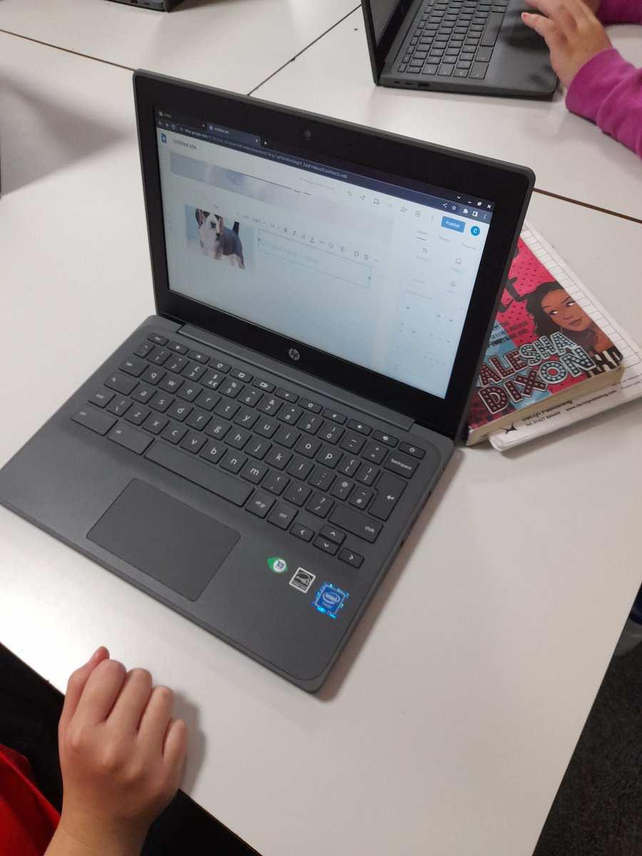 MGLWorld_Neil's tweet photo. This afternoon @GSPSChina and @GSPSJapan have continued their html unit. Today we been looking at  Google sites and have started to create ournown website!. #GSPScomputing https://t.co/YC2e56vMQ2