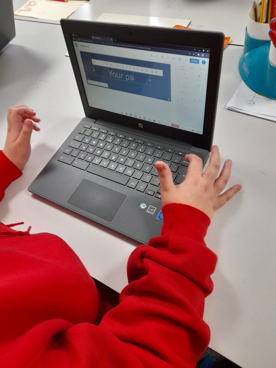 MGLWorld_Neil's tweet photo. This afternoon @GSPSChina and @GSPSJapan have continued their html unit. Today we been looking at  Google sites and have started to create ournown website!. #GSPScomputing https://t.co/YC2e56vMQ2