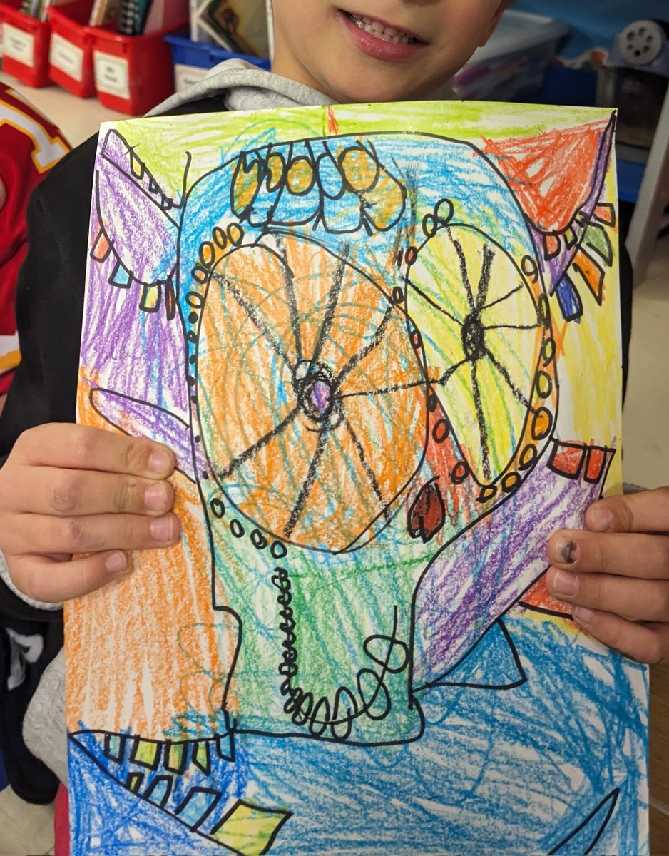 MrsVoigtArt's tweet photo. First grade artists learned about Dia de los Muertos and designed their own sugar skulls! #artsed #fabartsfri #engaged64 #d64smiles @D64News https://t.co/I7BOUxNTkk