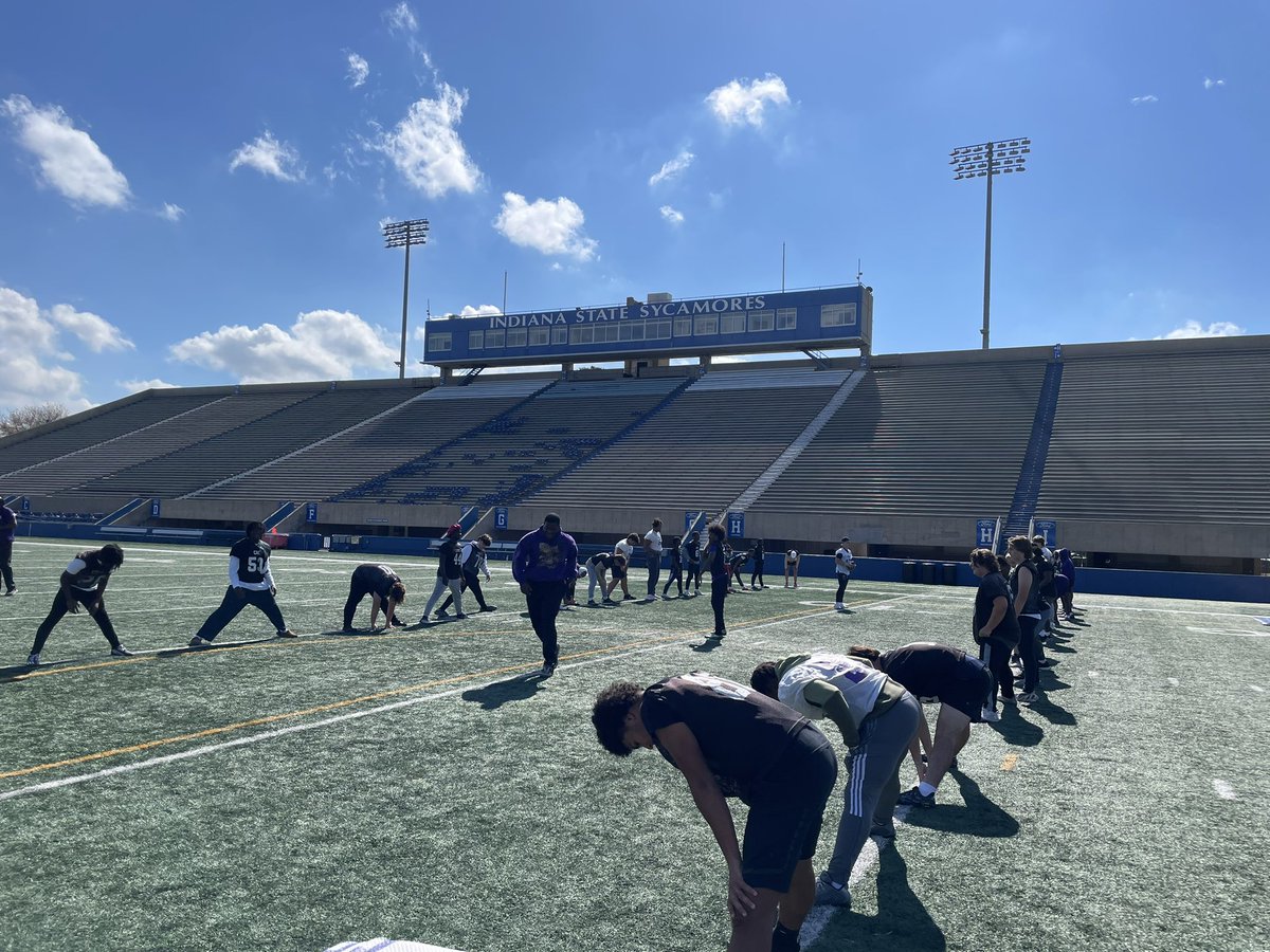 B_Dimovitz's tweet photo. Thanks to Indiana State for allowing us to do a walkthrough on our way to Indianapolis. Got to see Lucas too!! https://t.co/MgUeiDVfU4