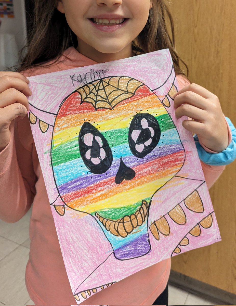 MrsVoigtArt's tweet photo. First grade artists learned about Dia de los Muertos and designed their own sugar skulls! #artsed #fabartsfri #engaged64 #d64smiles @D64News https://t.co/I7BOUxNTkk