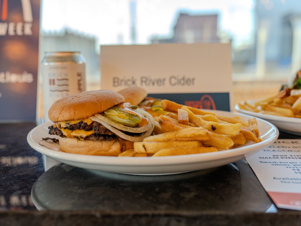 explorestlouis's tweet image. Downtown St. Louis Restaurant Week starts next Monday! 35+ locations are participating with specials, discounts and prizes. 🍔 Learn more here, foodies: explstl.us/3PYsh90
#stlfood #stlproud #downtownstl #stlmade #stlrestaurantweek @DowntownStLouis @GreaterSTLinc