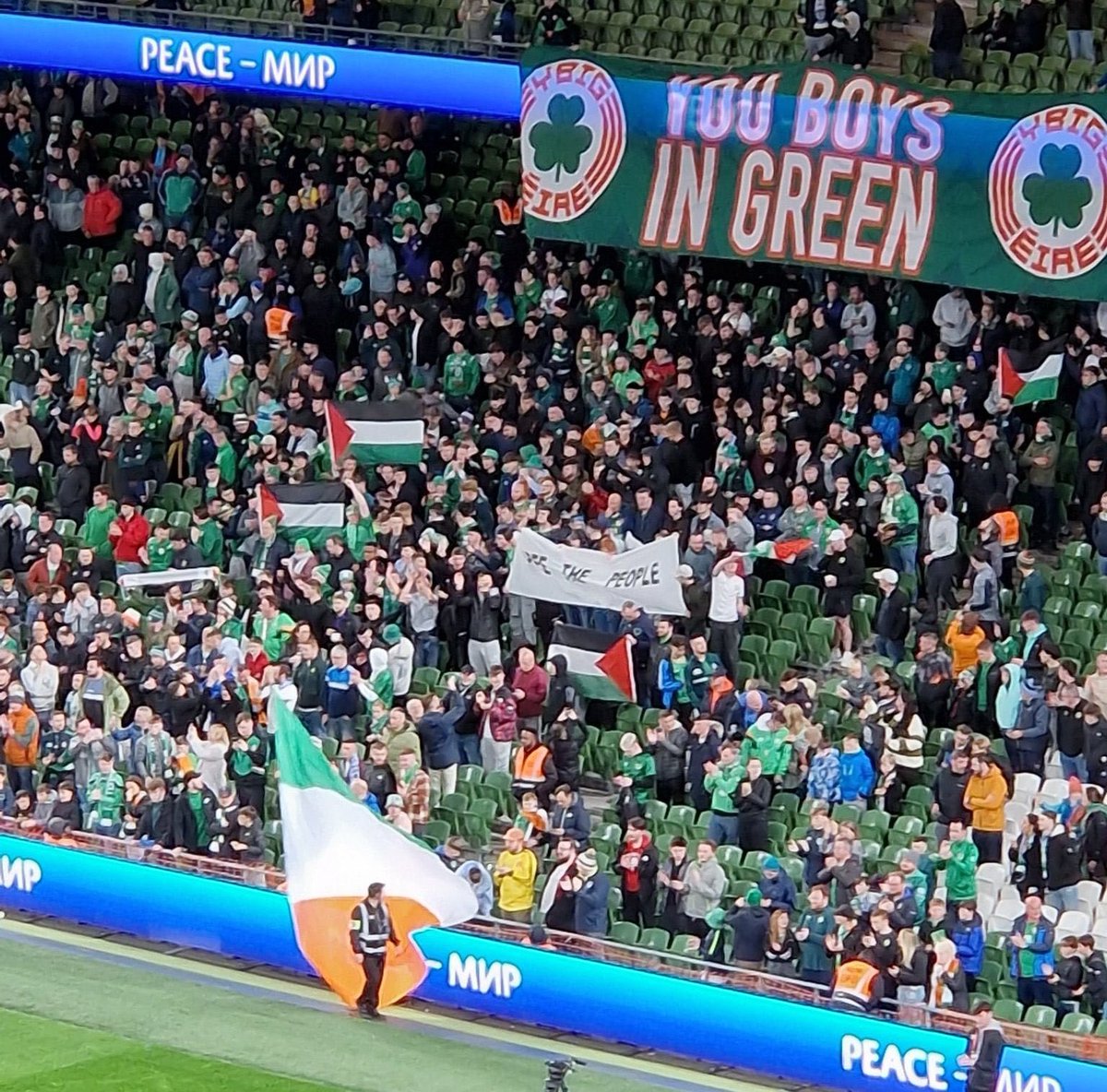 IrishUnity's tweet photo. Ireland fans show their solidarity with Palestine tonight 🇮🇪🇵🇸

📸 @OisinOD https://t.co/19sPArOX6F
