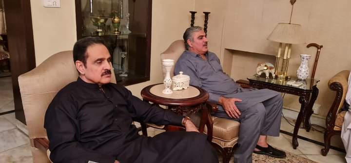 Yaseenkhan13085's tweet photo. کافور ڈھیری میں زمین پر ملکیت کے تنازعہ کیلئے تشکیل کردہ جرگہ کا پہلا اجلاس سینئر رہنما حاجی غلام احمد بلور کی زیر صدارت ہوا، اجلاس میں فریقین کے ساتھ کے حوالے سے لاحہ عمل طے کیا گیا ۔
#ANP #AwamiNationalParty
#Vote4Laltain #ANPForPeace https://t.co/ao69xqTcm4