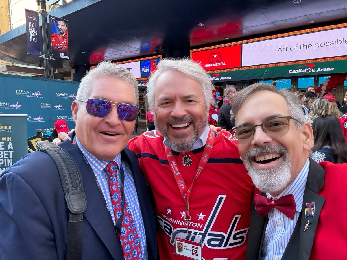 WesJohnsonVoice's tweet photo. Rocking the Red Carpet as the @Capitals players make their way in to #OpeningNight! Join us for an epic evening! #OpeningNight #CAPSpenguins #ALLCAPS https://t.co/MP3hw3qUuB
