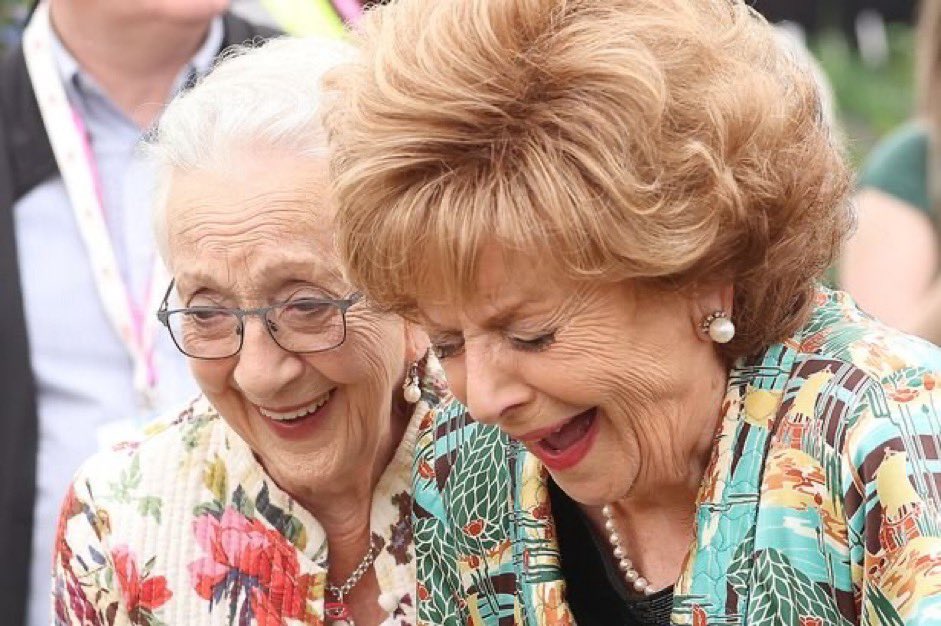 So nice to see this, and so many memories of watching #corrie with my Nan in the 80’s and 90’s 
Happy Birthday #Barbara90 <a href="/itvcorrie/">Coronation Street</a> #mavisandrita what a wonderful lady and actress
