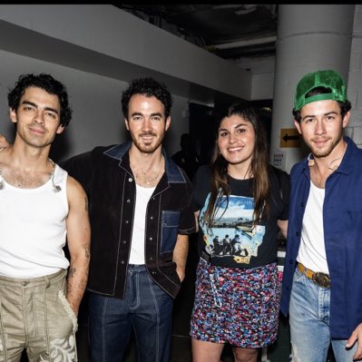 Pam || The New Romantic 🧡 tweet media