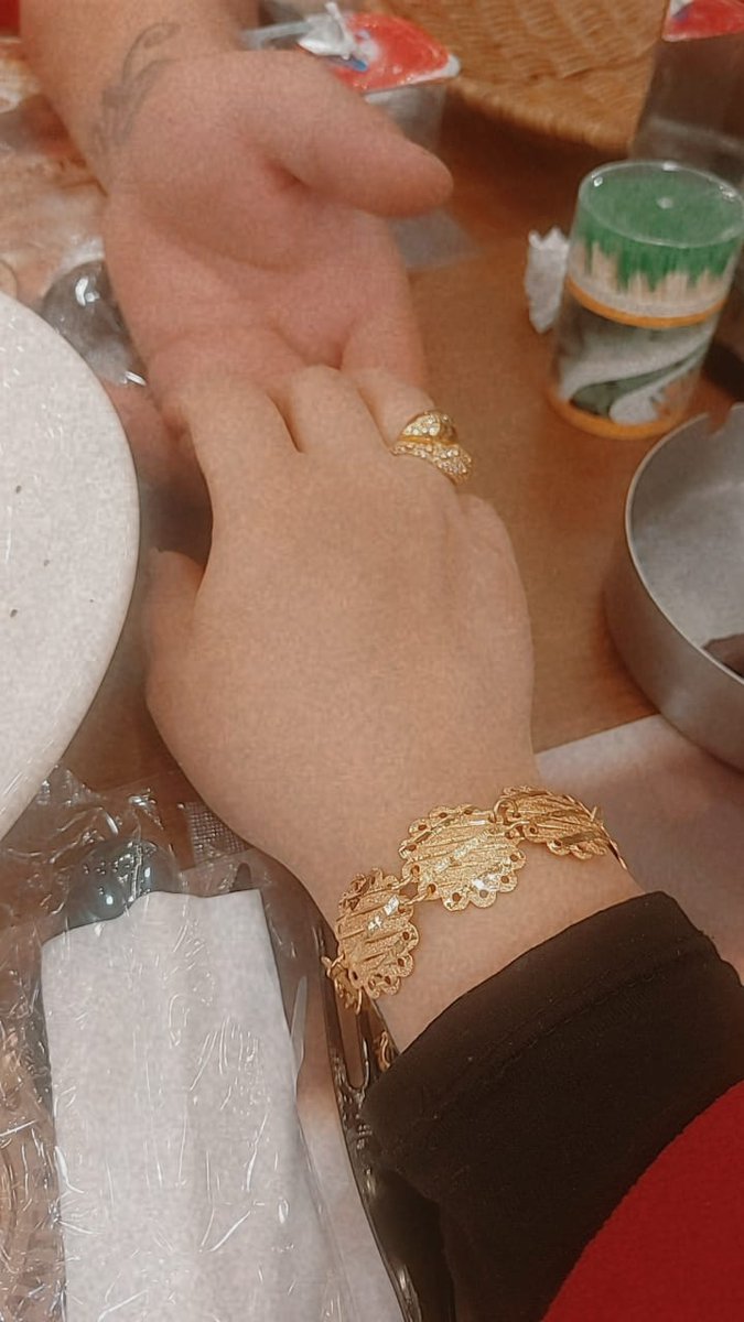 هلاو حبايبي احنه زوجين اذا اكو زوجين جادين تعلو خاص جادين فقط كمره بدون وجه  تكيد مني ومنكوم