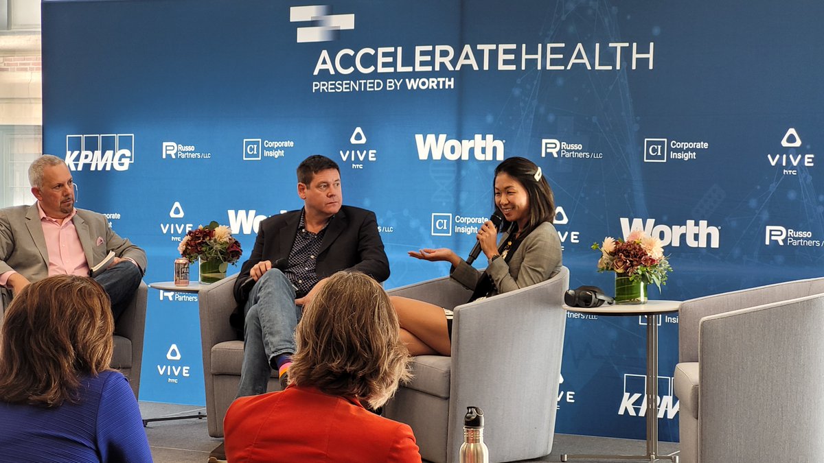 htcvive's tweet photo. or in the heart, and really explaining what’s going to happen, and plan specifically how to increase the success rate in a high-stakes surgery." @pearlychen, VP, HTC VIVE @Techonomy
#AccelerateHealth #healthcare #HealthcareTechnology #HealthcareInnovation https://t.co/d7dA8AwrNo