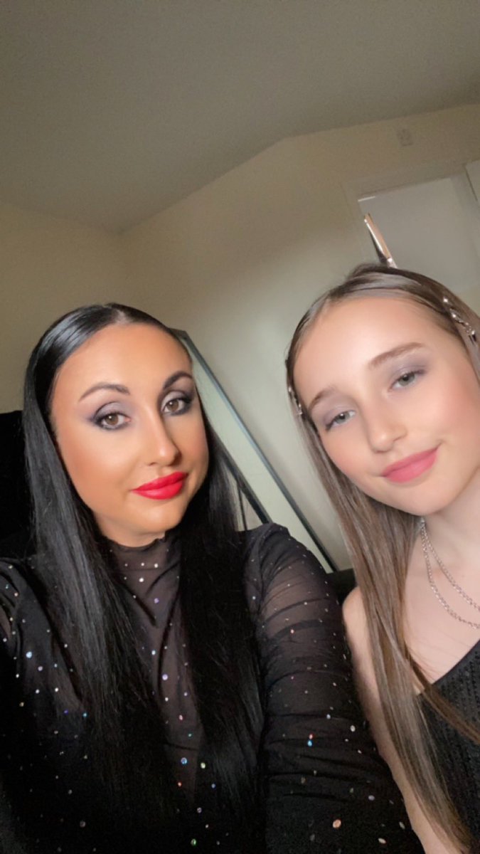 frankieb0803's tweet photo. @taylornation13 🖤🐍Had the best time with my daughter Pixie🖤🐍#TSErasTourFilm @taylorswift13 @vuecinemas https://t.co/AZFl4Y2vsx