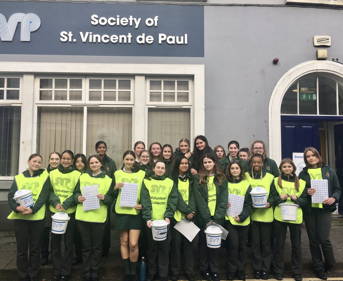 Our amazing TYs were blessed with another sunny day today to collect for St Vincent de Paul, a charity that has always had strong links over the years with St Als. Great to be back out there collecting for them after the last few years of restrictions. #CommunityEngagement 🫶