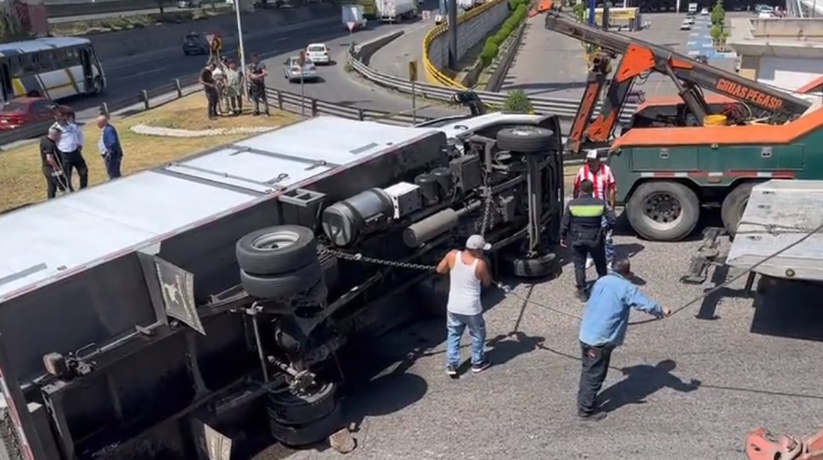 ApoyoVial tweet media