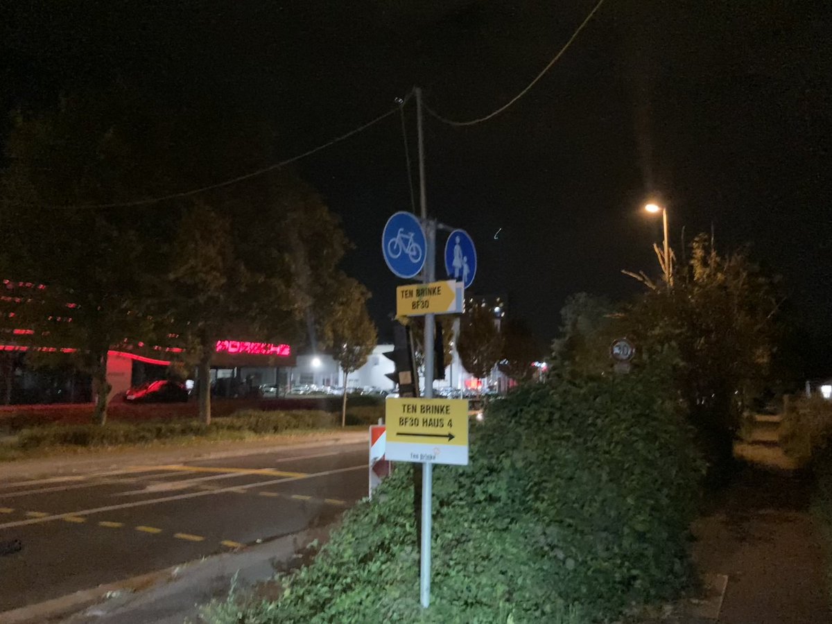 Hey @mainz_de,
warum stehen seit 3 Tagen beidseitig Ampelanlagen auf dem benutzungspflichtigen Radweg an der Hechtsheimer Straße?