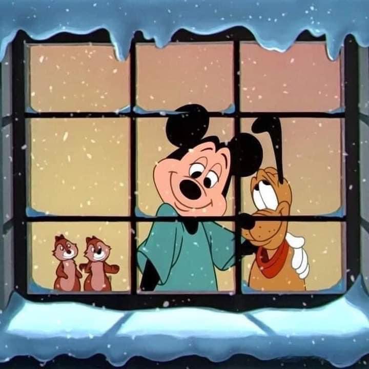 Elavvvv3's tweet photo. Disney winter nights 🤍 https://t.co/du53UFhujB