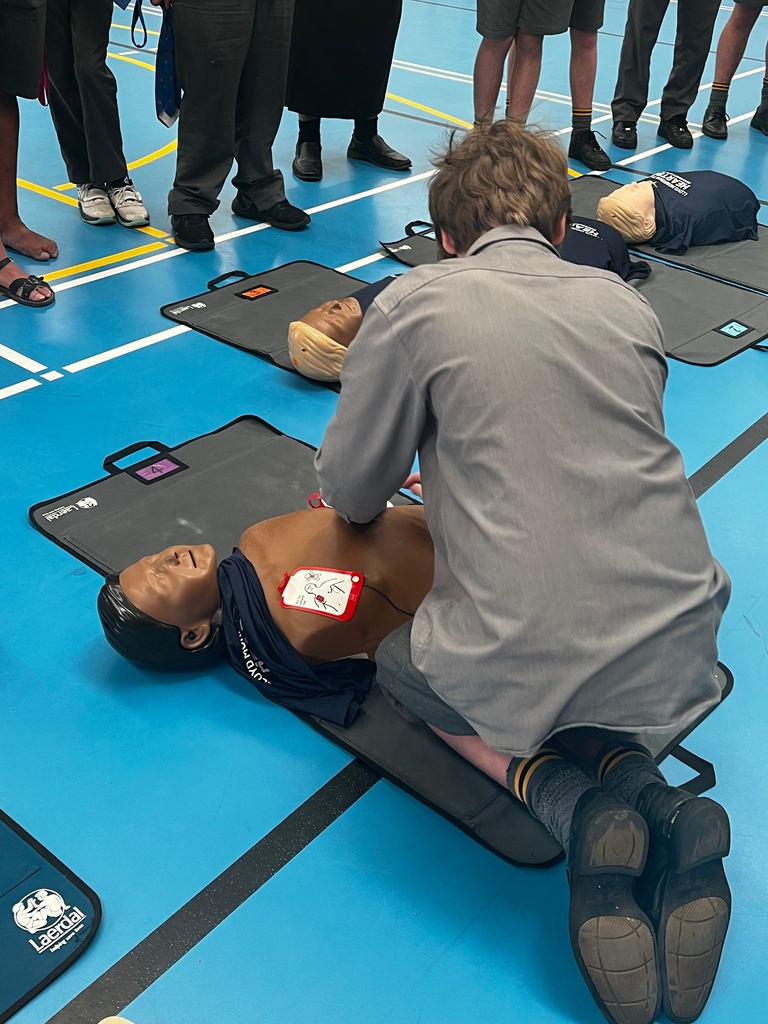 NZResusCouncil's tweet image. Using an AED (Automated External Defibrillator) is as simple as turning it on and following the verbal instructions and pictures on how to attach the pads. 

An AED will guide you through CPR, and decide if a shock is required.

#CallPushShock #WorldRestartaHeart #KidsSaveLives