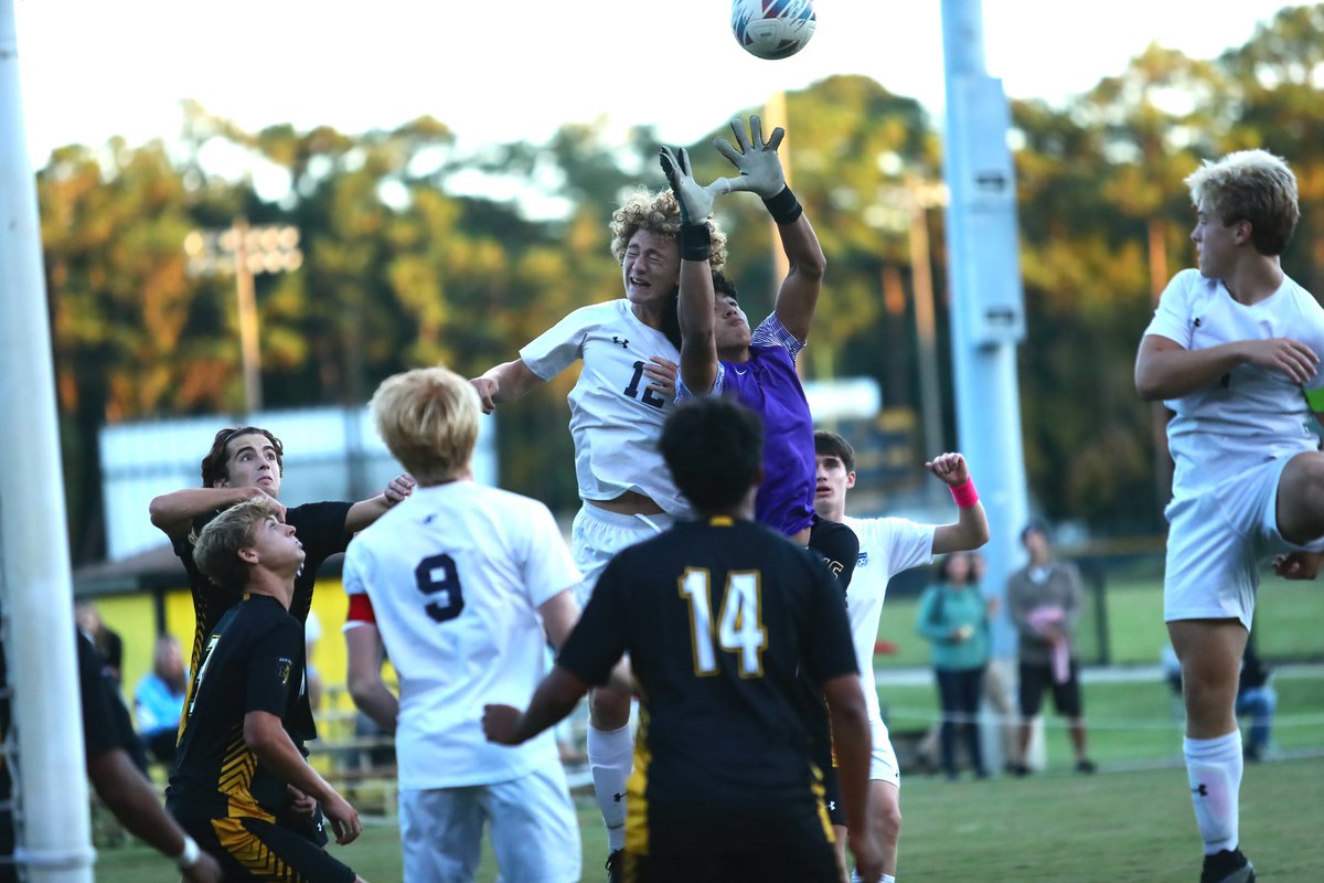 gotoleftfield's tweet image. The @MHSRedskins @FirstFlightHigh @ManteoSoccer #gallery is up @ leftfieldphotography.com #GetLeft
