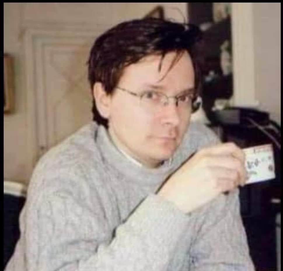 Parti_Radical20's tweet photo. L’horreur et la barbarie ont de nouveau frappé dans une école à #Arras. 
Nos pensées vont ce soir à la famille de #DominiqueBernard, aux deux autres victimes et à l’ensemble de la communauté éducative.
Face à l’obscurantisme soyons unis pour défendre les valeurs de la République. https://t.co/ZHCMw2mlRF