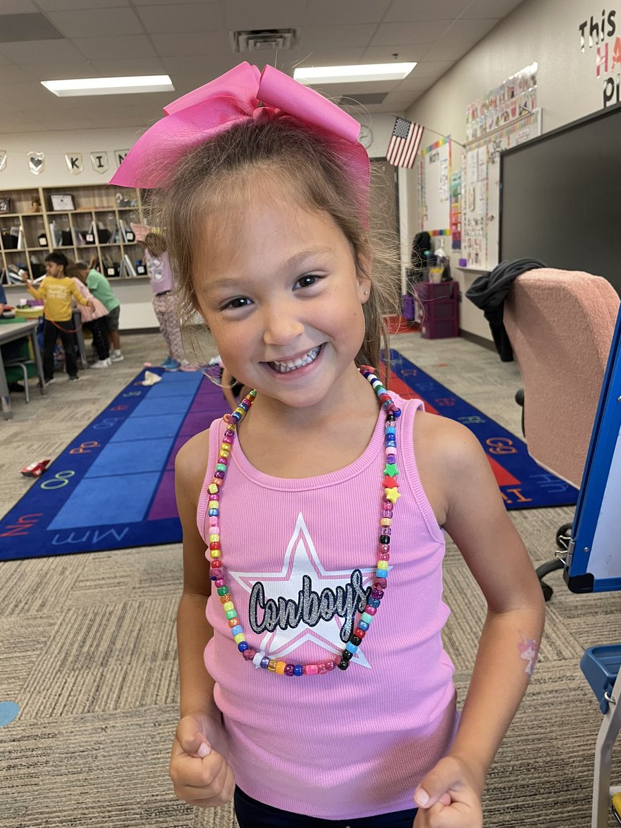 Our first friend to earn 100 beads! And now she gets to wear it as a necklace🎉 <a href="/PISDJohnsonElem/">Johnson Elementary</a> #SJEshines #ProsperProud