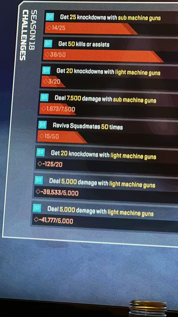 gothixmayhem's tweet photo. @Respawn @PlayApex what is this? It doesn’t go away when I reload the game. https://t.co/j628Xhjbdq