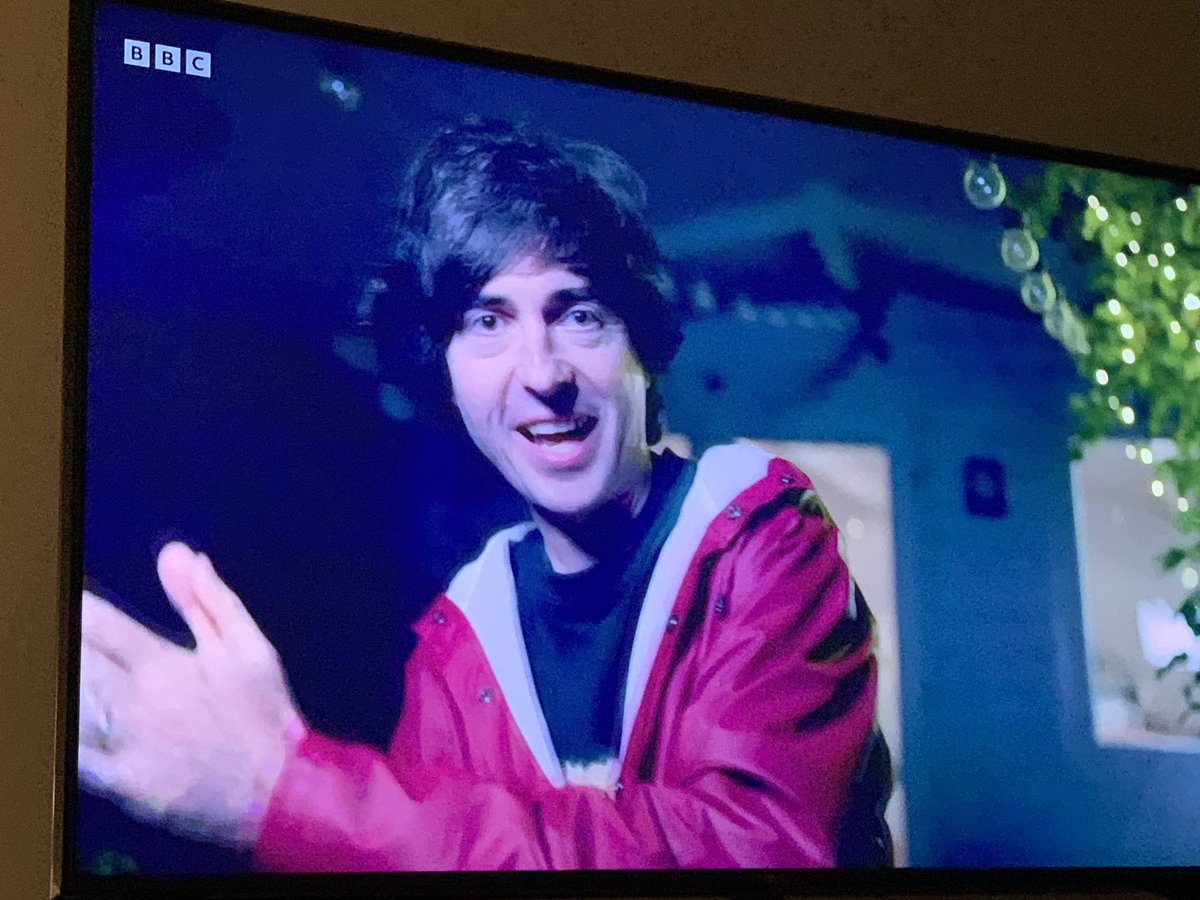 .<a href="/danny_robins/">Danny Robins</a> it’s good to see you on TV! #uncanny