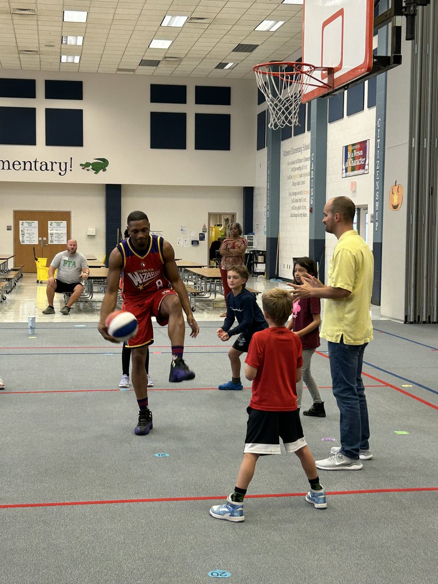 GilmoreCCISD's tweet photo. Thank you to the @HarlemWizards for putting on a fabulous show! Special thanks for our PTA for making this experience happen for our Gators! #greatdaytobeagator #gatorpride https://t.co/3lF0MEXBME