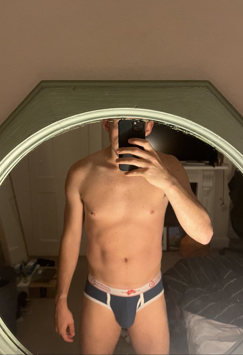 jack142021's tweet photo. This is becomingly my average grindr views for the week… #grindr #gaylondon #pants #nude https://t.co/j0NwcSU2nU