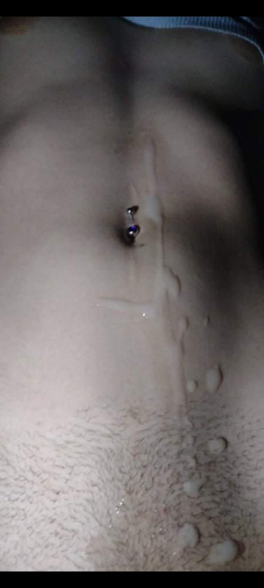 FBenitti33802's tweet photo. Cuando la pancita te queda manchada de 💦💦 https://t.co/mQRiMg3aAD