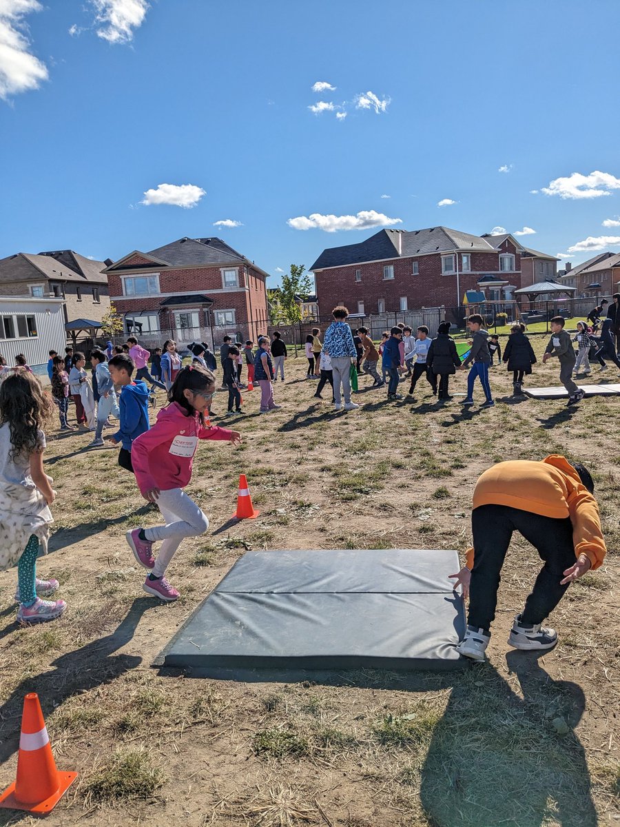 Yesterday we participated in our annual Terry Fox run/walk/roll, and enjoyed the track and obstacles set up by the grade 8s at Desmond.  Well done to all! <a href="/DesmondHDSB/">Viola Desmond Public School</a>