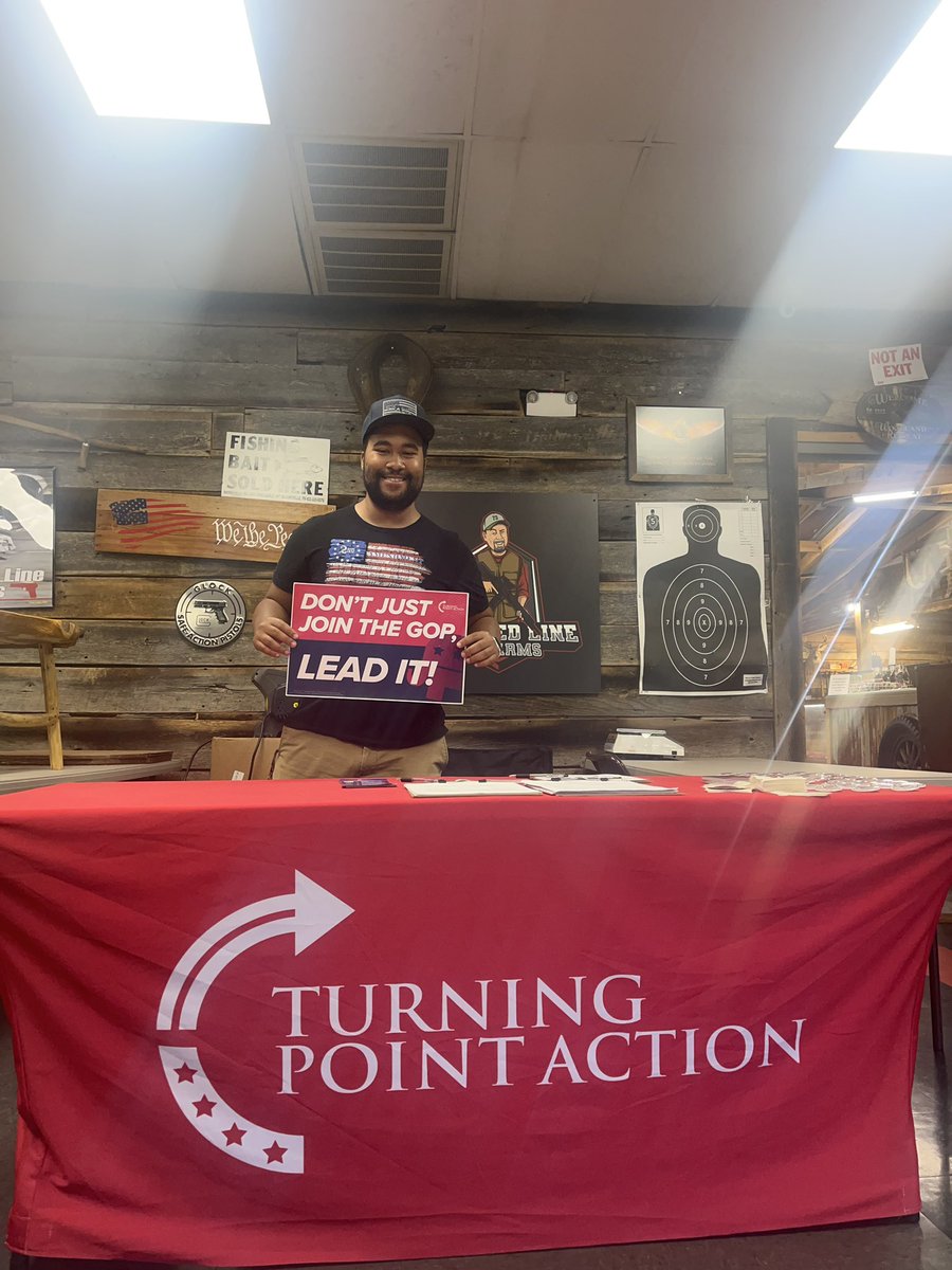 Today I got to table at a local gun store in Burke County showing off some TPACTION🇺🇸. Thank you Thin Red Line Firearms for letting me recruit some proud conservatives to become PCs. #AmericaFirst #Pro2A #RightToBearArms #TPACTION @TPAction_
