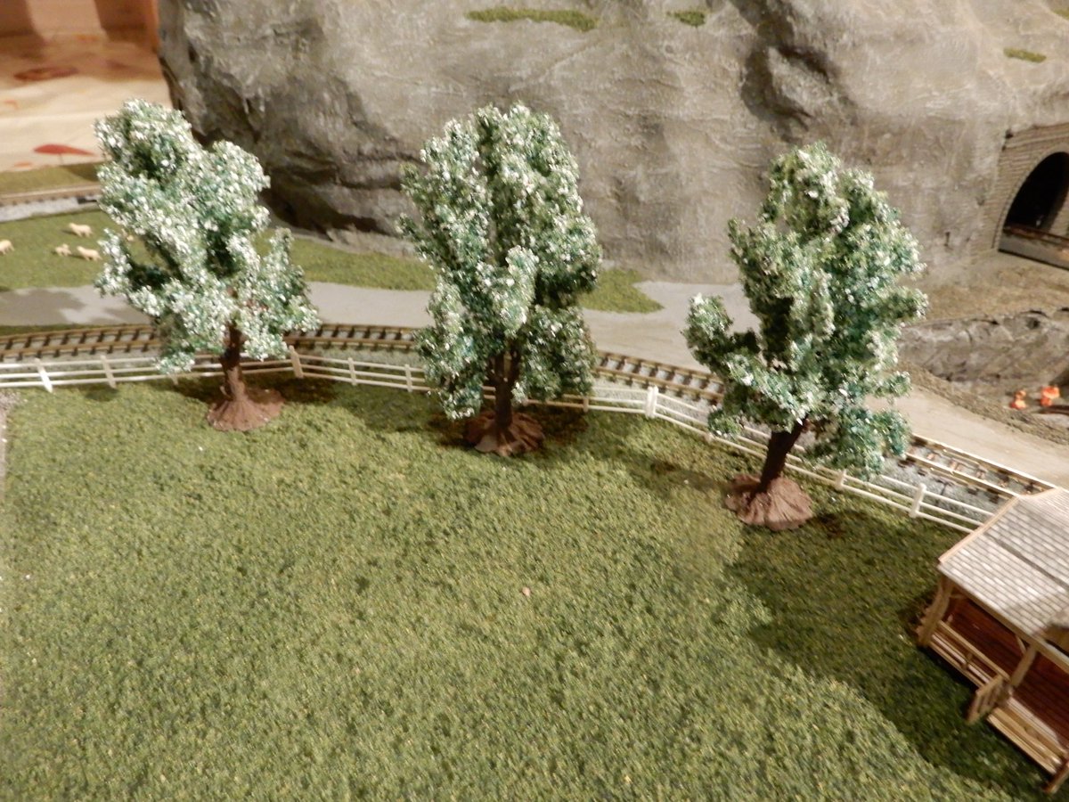 Matedwards7's tweet image. Working on my n scale Thomas the Tank Engine layout again tonight. Added some more trees. I haven’t done it here but a trick often employed by model railway enthusiasts is to have the smaller trees at the back of the layout to give a sense of distance. #modeltrains #modelrailways