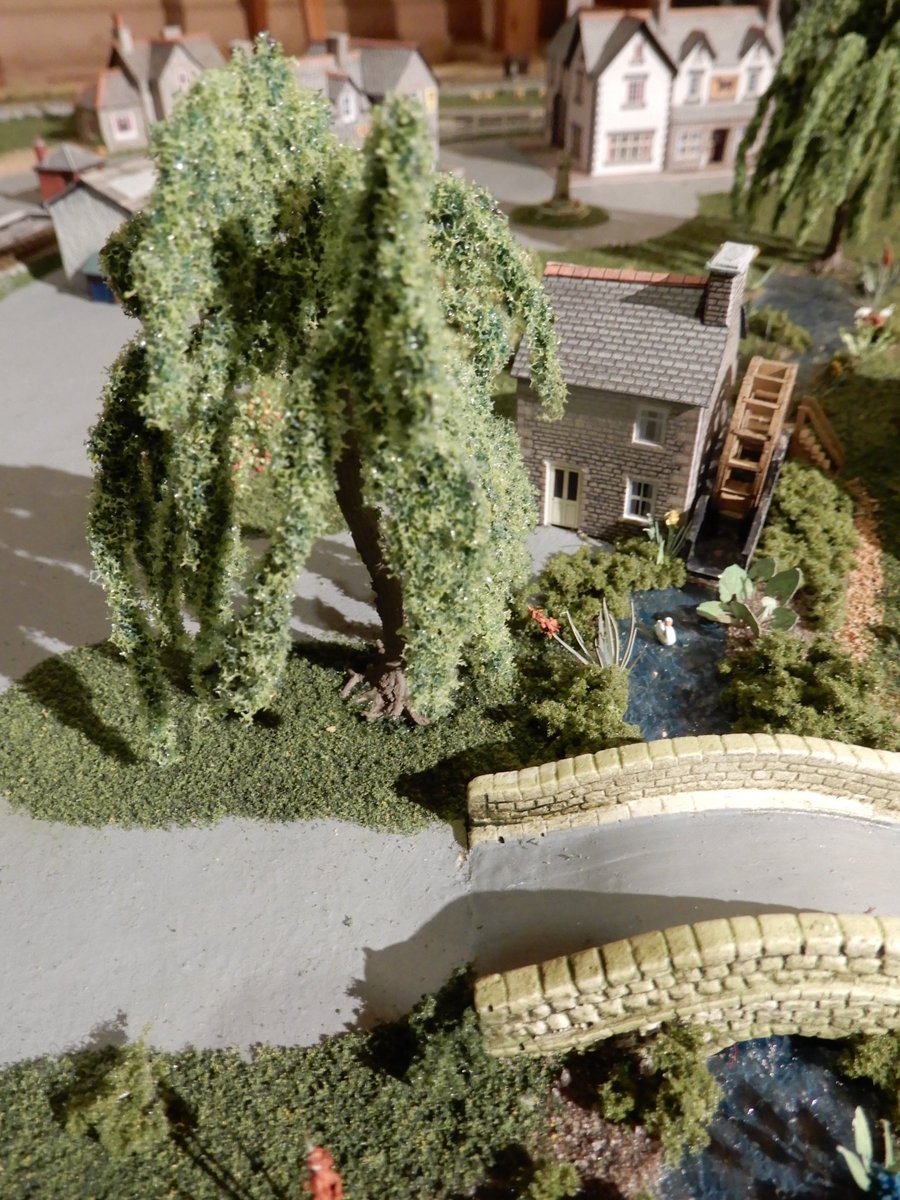 Matedwards7's tweet image. Working on my n scale Thomas the Tank Engine layout again tonight. Added some more trees. I haven’t done it here but a trick often employed by model railway enthusiasts is to have the smaller trees at the back of the layout to give a sense of distance. #modeltrains #modelrailways
