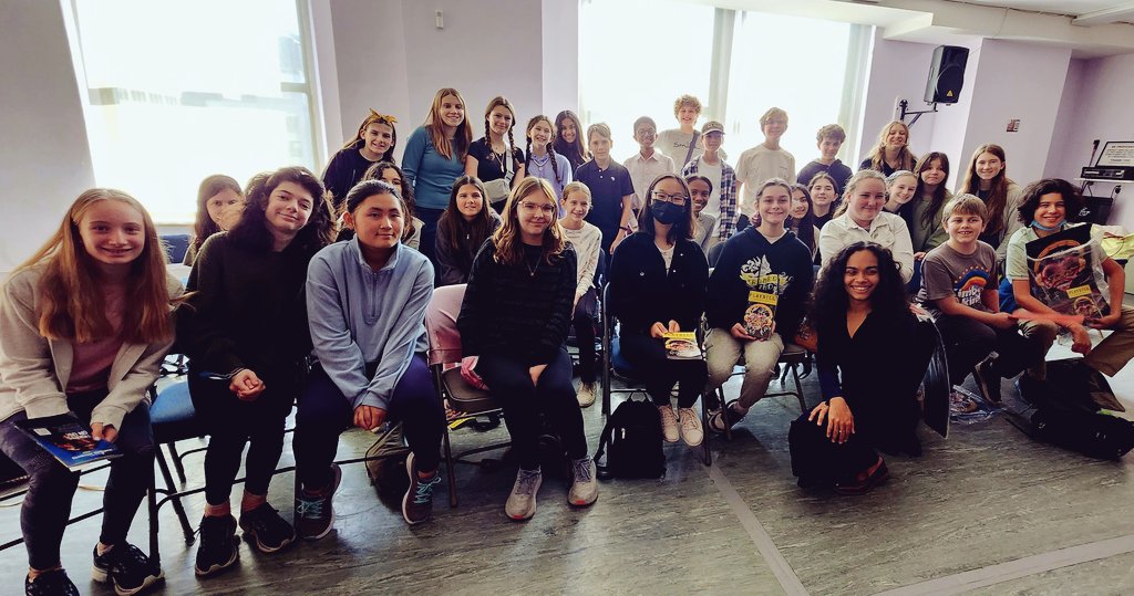 DramaGirl100's tweet photo. Clarke drama students just spent 2 days in an incredible Broadway intensive-attending shows, workshop  &amp; the Museum of Broadway. Broadway star @llornacourtney (&amp; Juliet) gave students feedback on audition songs during our session. @lexingtonsuper  @ClarkePrincipal @LexPerformArts https://t.co/Kyb5WCVclK