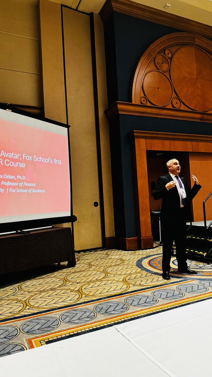 Presented <a href="/thefoxschool/">Fox School</a> ‘s first #VirtualReality class on #fintech #blockchain and #digitaldisruption at the <a href="/finmgmtassoc/">FMA International</a> innovation in teaching award session 

#fmachicago2023 #financeeducation #professorlife