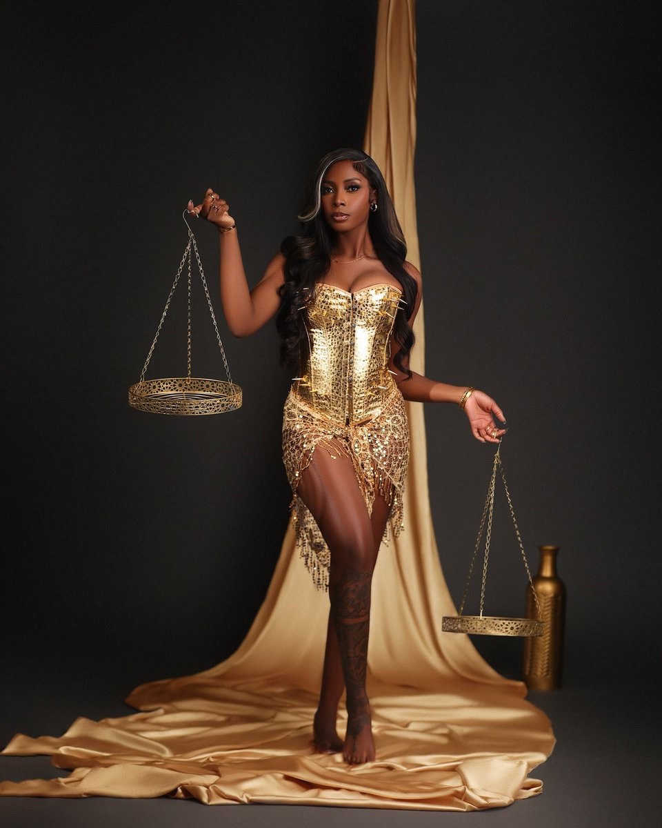 emeraldimani's tweet photo. the balance of a Libra is one of a kind ⚖️ 

#Friday13th #libraszn https://t.co/yQgVNiPEGH
