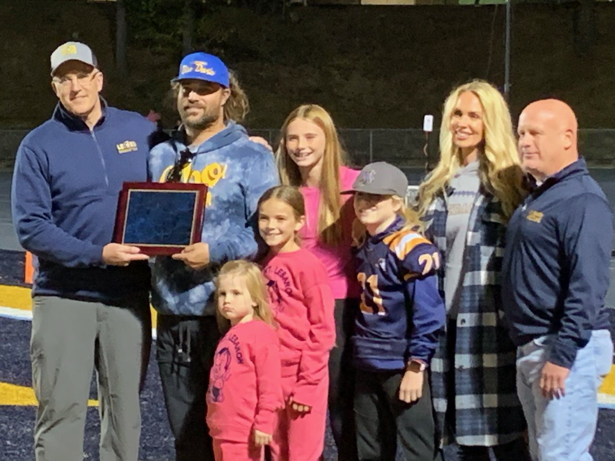 LeboAthletics's tweet photo. Congrats to Jamie Silva for receiving the Blue Devil Club Youth Appreciation Award in recognition of his outstanding commitment to the youth of Mt. Lebanon!!!  So we’ll deserved!! https://t.co/rq6jxO31WG