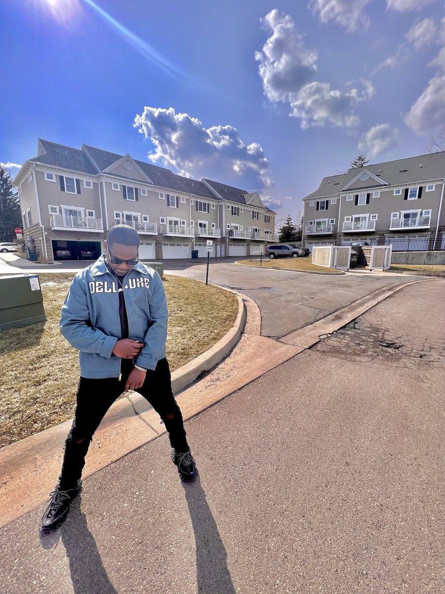 dellshepherd2's tweet photo. I’m rarely even on here but I’m Dell from Detroit, Michigan. This is my art 💎 https://t.co/nh70oFZiaN