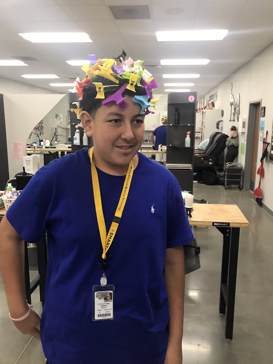 CurlyQsJHS's tweet photo. When freshman boys get put in a Cosmo room for homeroom. https://t.co/Ssc2YJlrJR