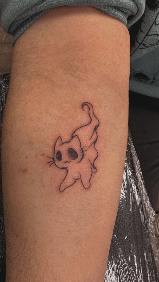 undefined_bimbo's tweet photo. Got a tattooooooooooo :DDDDDD❤️❤️❤️❤️❤️ https://t.co/qVBYgb7kjX