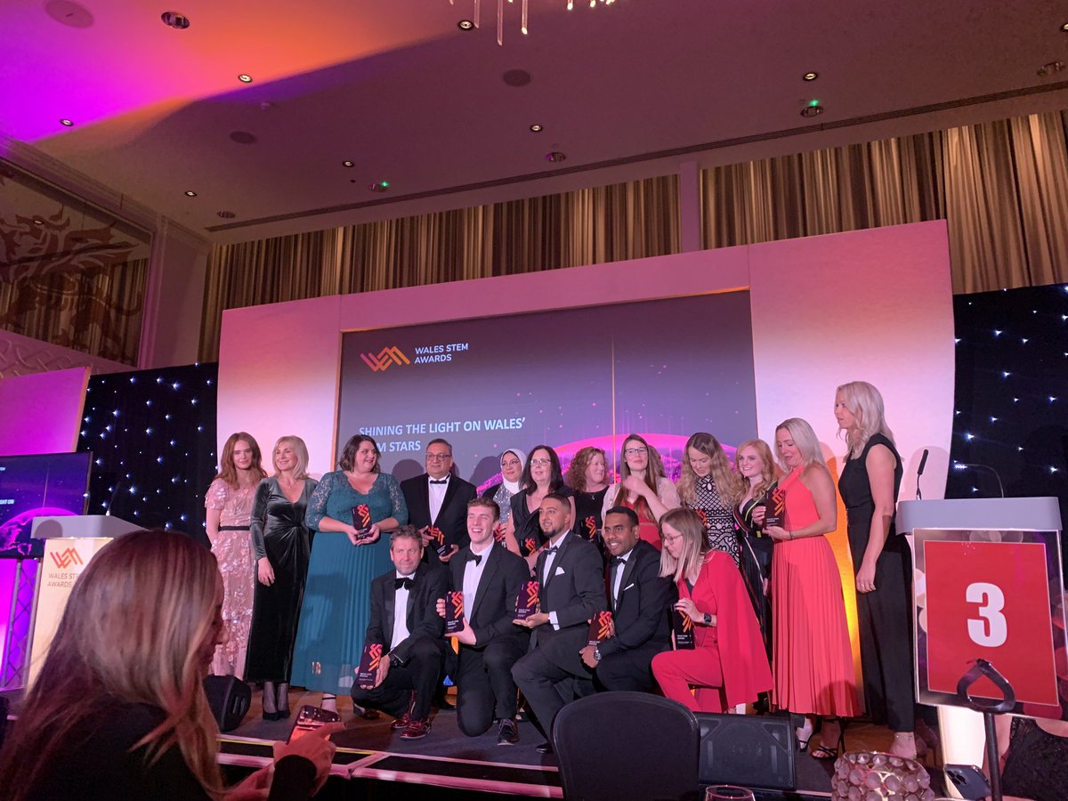 An amazing evening at the #WalesSTEMAwards - it’s always such a pleasure to judge the awards with such an undeniable amount of talent and STEM capital in Wales. Congratulations/llongyfarchiadau to all the finalists and winners 🏆