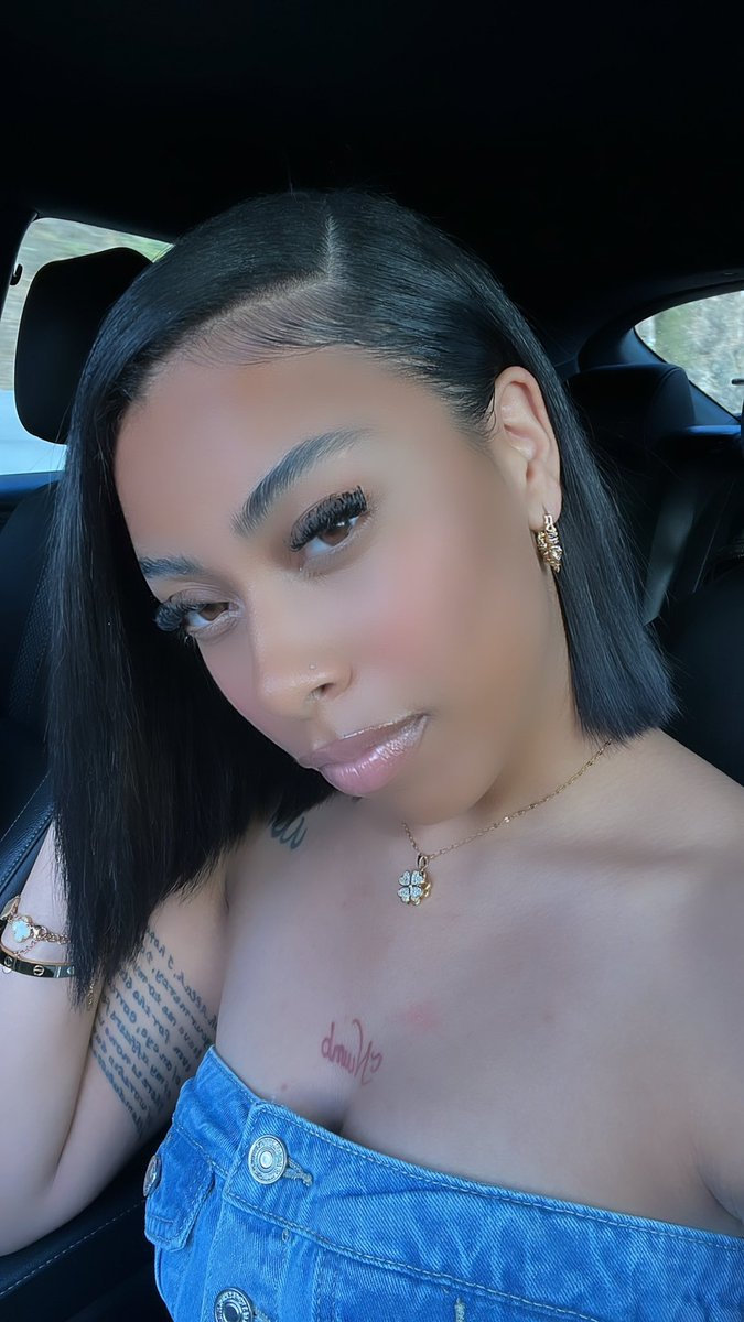 suokimaruu's tweet photo. @AllyiahsFace exactly ! got my bob cut &amp; didnt know how to act like whattt. https://t.co/7Z91nHXAC1