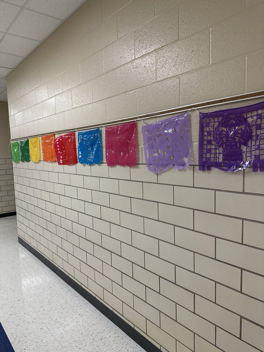 DrMoon2024's tweet photo. The halls at Cub Country splashed with Hispanic Heritage Celebration visuals and artifacts. @crenshawcubs Part 5 https://t.co/zJX0uECxO8