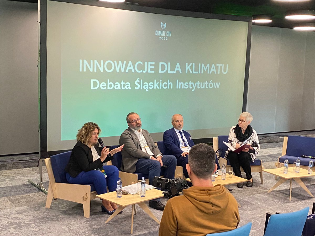 IETU_PL's tweet photo. Dziękujemy💚wszystkim uczestnikom II Śląskiego Konwentu Klimatycznego CLIMATE-CON2023 z którymi rozmawialiśmy na stoisku @IETU_PL #Sląskie #Adaptacja  #ZmianyKlimatu #BZI #Zieleńwmieście oraz na Debacie Śląskich Instytutów
Zainteresowanych zapraszamy do kontaktu z #IETU https://t.co/DmwQM9mrpe