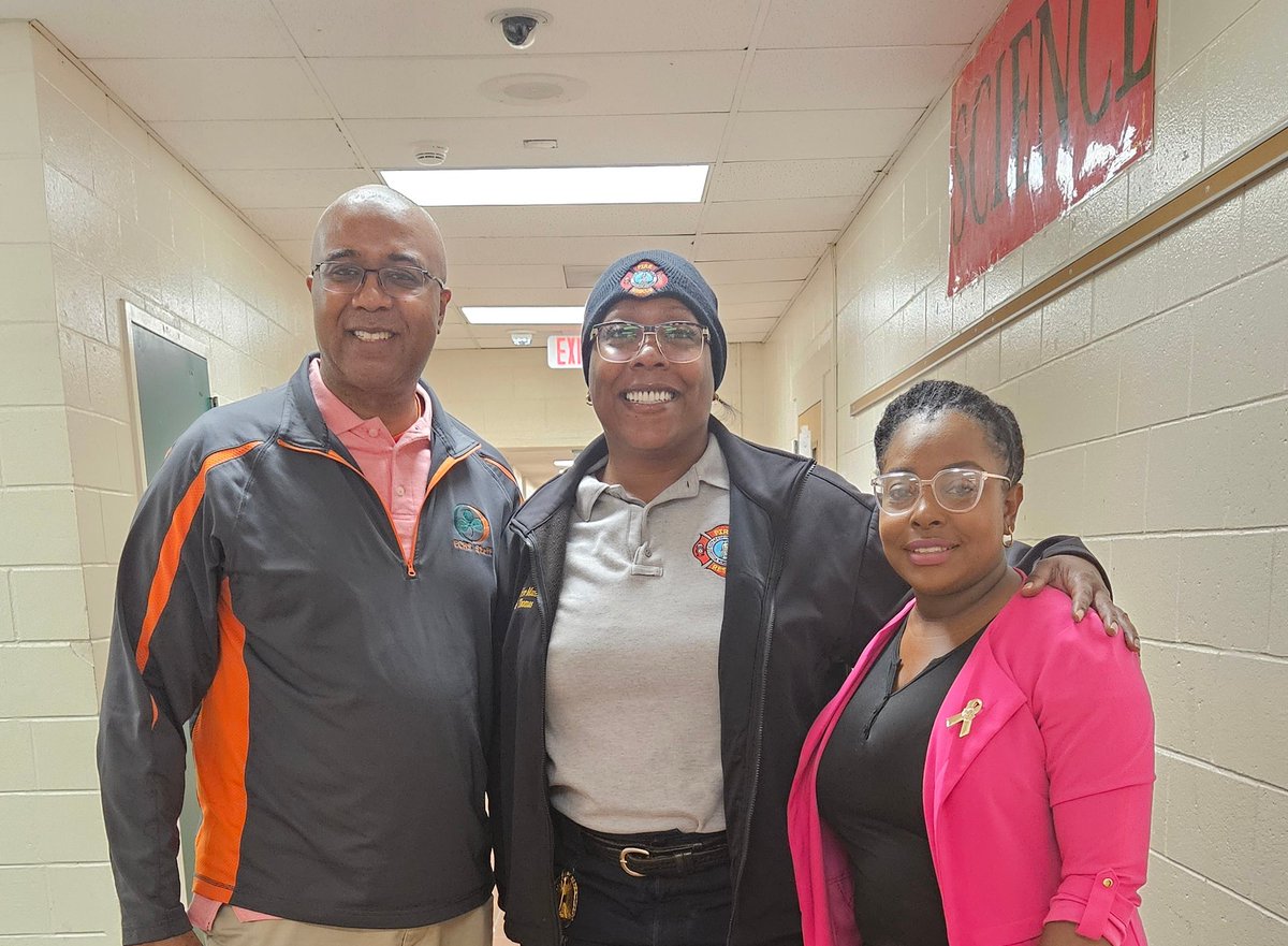 RichlandOneJAG's tweet photo. JAG Community Impact Project! Many thanks to Ariel Thomas 🫶🏼🤗 Columbia Fire Department (SC) Eau Claire High School #apprenticeshpsc #richlandonejag #jagsc #SCTechSystem https://t.co/4xm6OySrTG