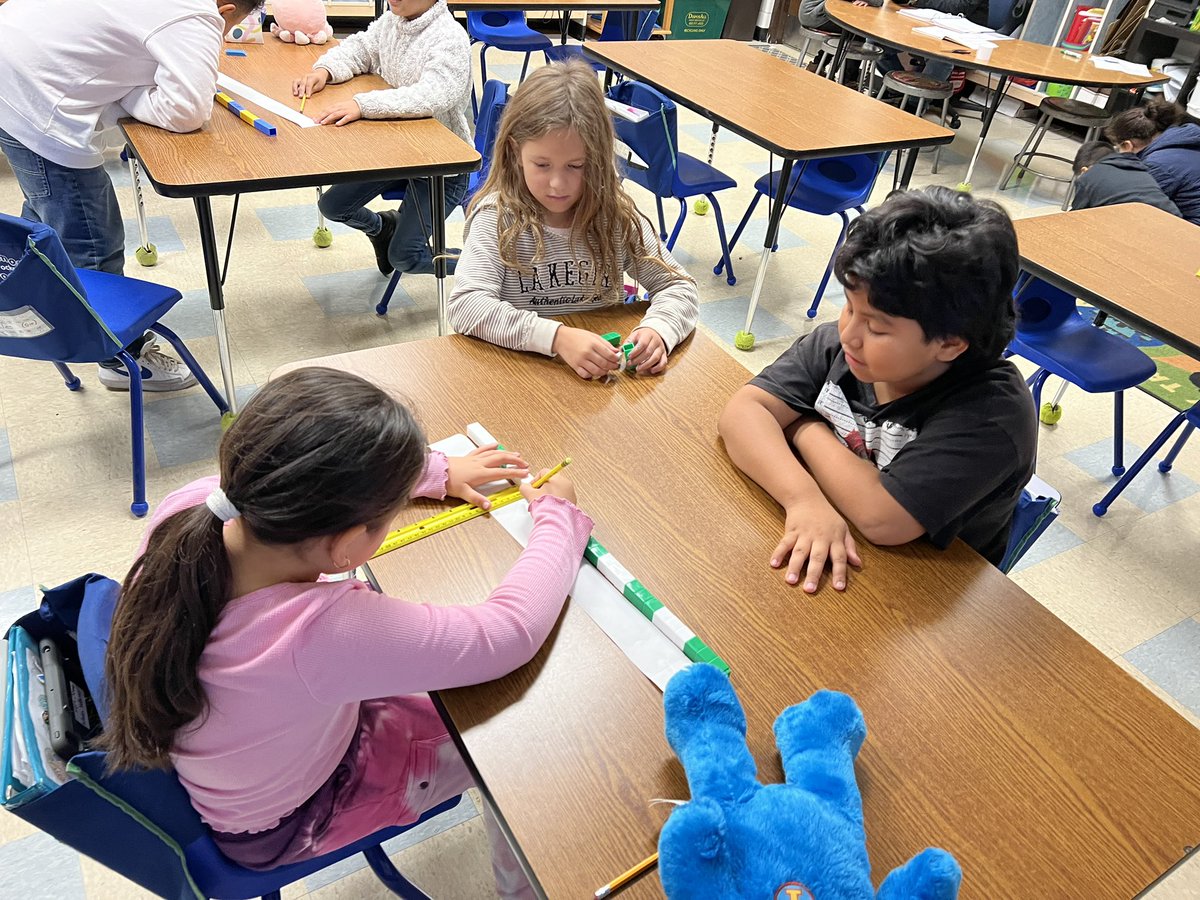 3SD created their multiple strips using cube trains today. What a fun activity! #d100inspires #komenskylionpride <a href="/timdunnell/">Tim Dunnell</a>