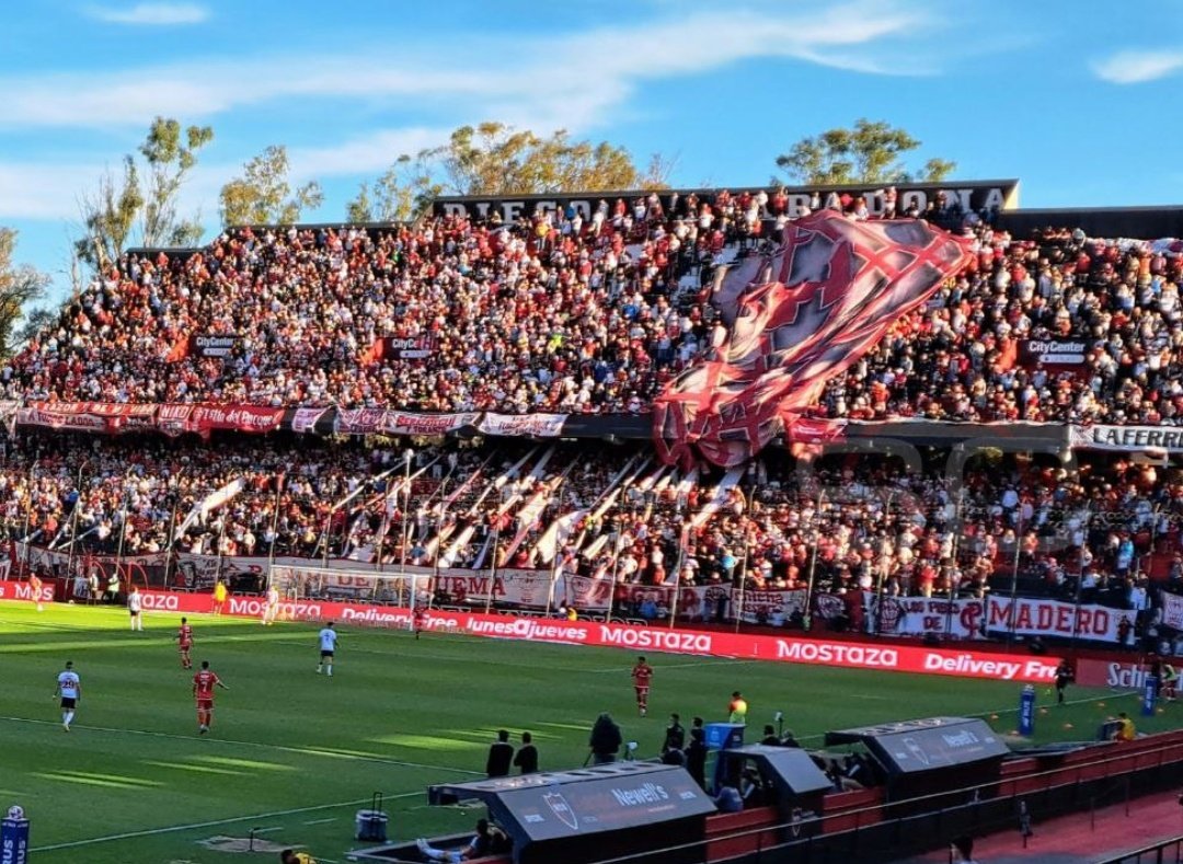 Feriado ideal para ir al partido mas importante de tu año y no llenaste la popular, te duplico en gente huracan, esto sos  y lo vas a ser siempre amargo eterno