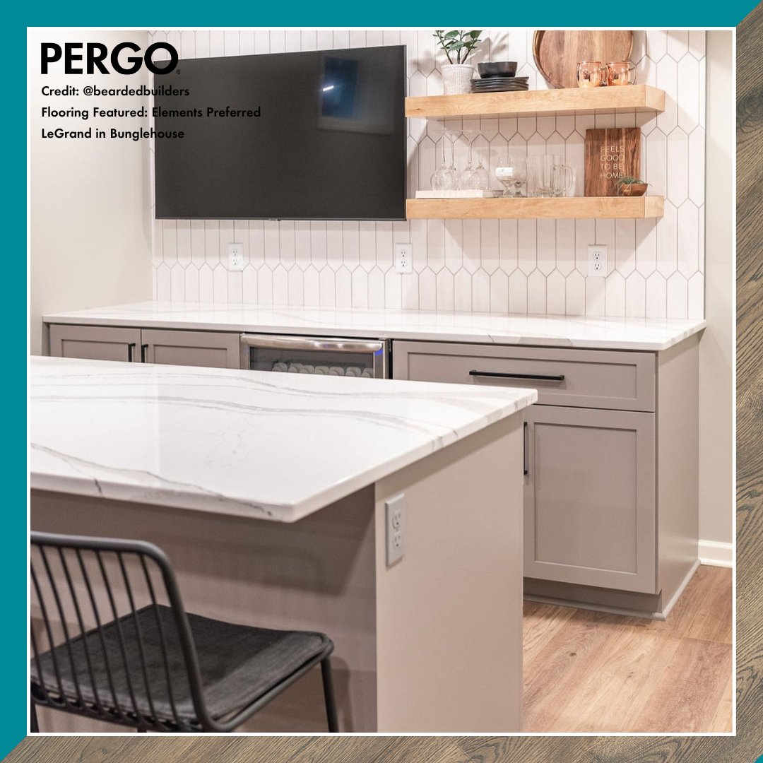 pergo's tweet image. The @beardedbuilders transformed this #basement into a beautiful and functional space, where the family can live boldly together.

💻: bit.ly/3Fd0cpR

#Pergo #Elements #laminate #laminatedwood #WetProtect #basementreno #renovation #transformation